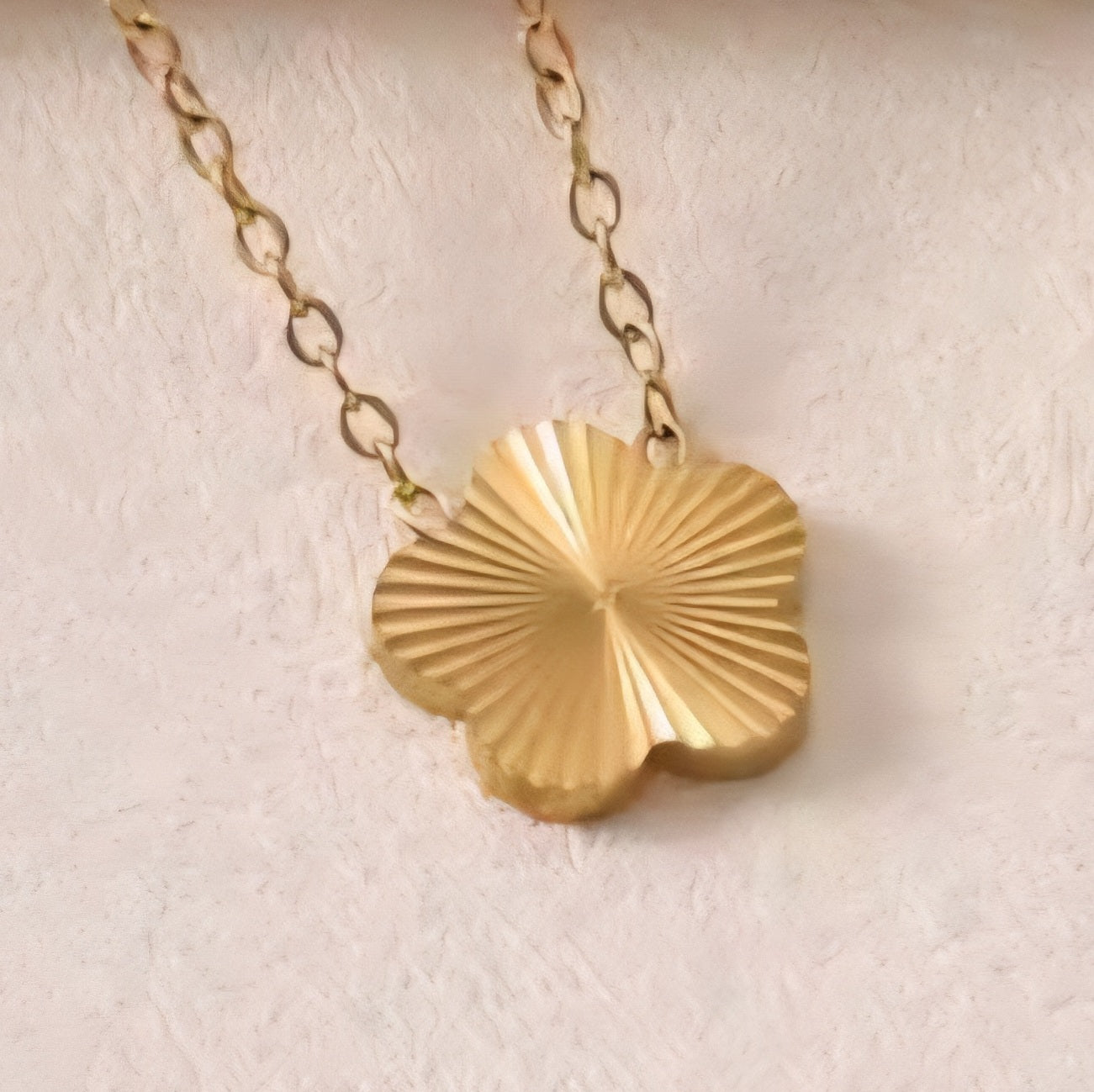 Soleil Clover Pendant Necklace