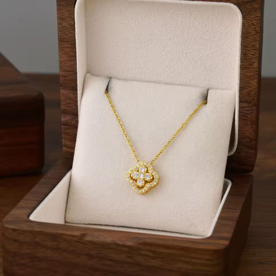 Aurora Clover Pendant Necklace