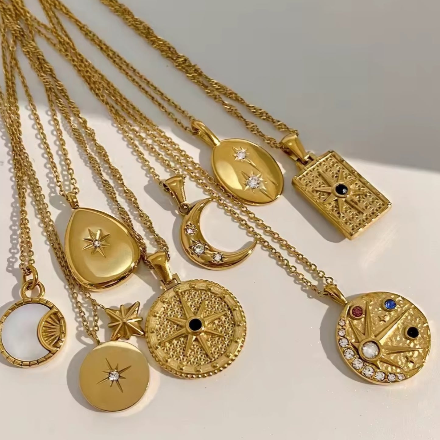 Solenne Noir Pendant Necklace